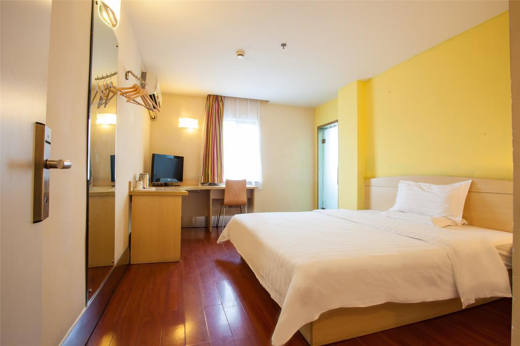 7Days Inn Shanghai Caobao Road Metro Station Bagian luar foto